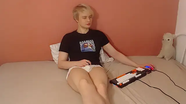 Oliver sweet  online show from April 5, 1:12 am