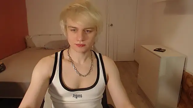 Oliver sweet  online show from February 9, 12:19 am