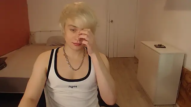 Oliver sweet  online show from February 16, 1:26 am