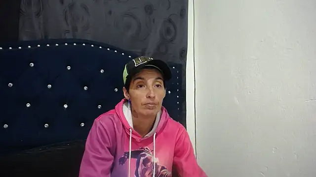 Snapshot of anyu1306 chatting on February 5, 3:55 am anyu1306 online show from February 5, 3:55 am