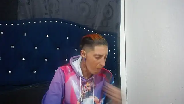 Snapshot of anyu1306 chatting on February 8, 6:43 am anyu1306 online show from February 8, 6:43 am