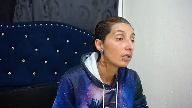 Snapshot of anyu1306 chatting on March 9, 3:01 am anyu1306 online show from March 9, 3:01 am