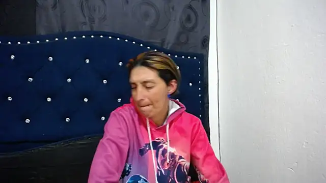 Snapshot of anyu1306 chatting on February 3, 4:25 am anyu1306 online show from February 3, 4:25 am