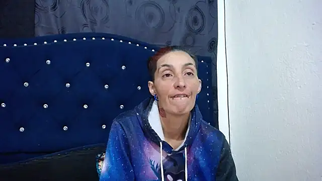 Snapshot of anyu1306 chatting on February 18, 2:05 am anyu1306 online show from February 18, 2:05 am