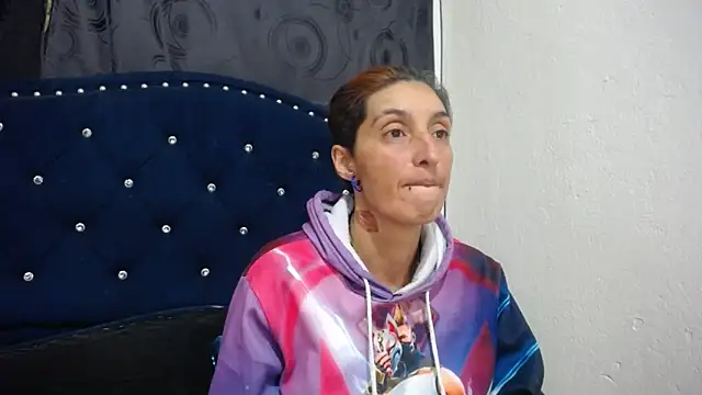 Snapshot of anyu1306 chatting on March 13, 1:54 am anyu1306 online show from March 13, 1:54 am