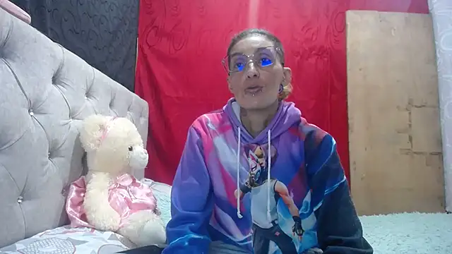 Snapshot of anyu1306 chatting on November 8, 8:23 pm anyu1306 online show from November 8, 8:23 pm