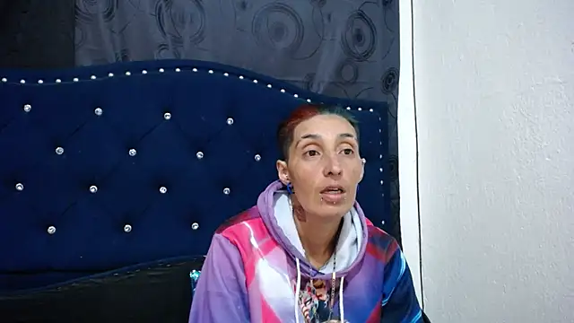 Snapshot of anyu1306 chatting on February 14, 6:02 am anyu1306 online show from February 14, 6:02 am