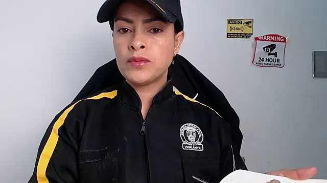 Snapshot of susana07 chatting on May 22, 12:14 pm susana07 online show from May 22, 12:14 pm