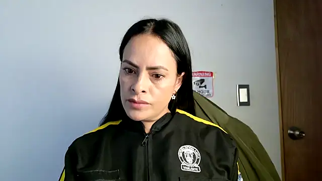 Snapshot of susana07 chatting on May 9, 11:46 am susana07 online show from May 9, 11:46 am