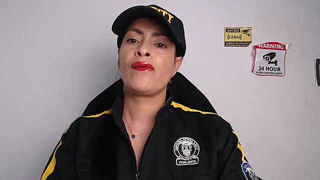 Snapshot of susana07 chatting on May 25, 11:53 am susana07 online show from May 25, 11:53 am