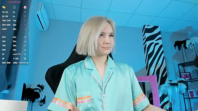 ReiYosimoto online show from February 21, 8:44 pm