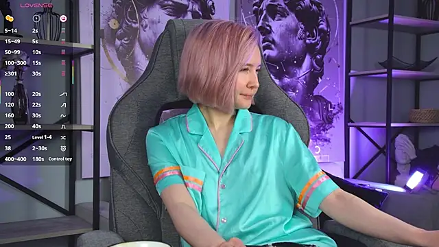 ReiYosimoto online show from November 3, 4:43 pm