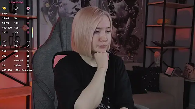 ReiYosimoto online show from November 9, 2:10 pm