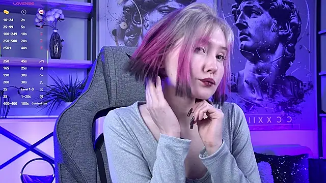 ReiYosimoto online show from April 9, 4:46 pm