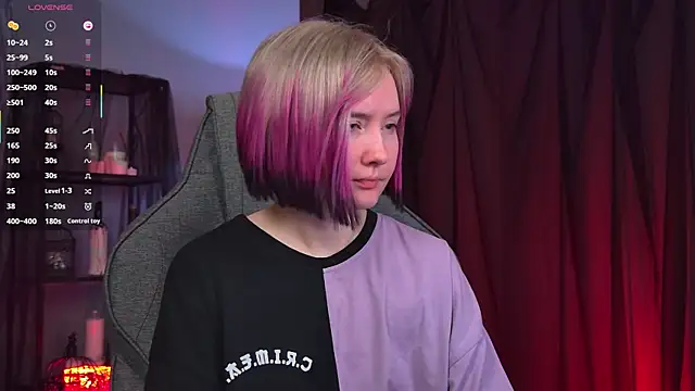 ReiYosimoto online show from April 10, 6:04 pm