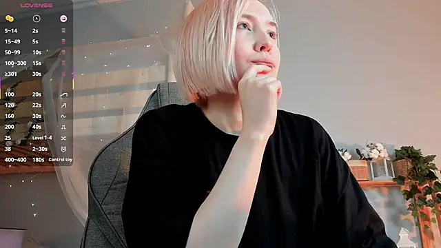 ReiYosimoto online show from November 11, 4:24 pm