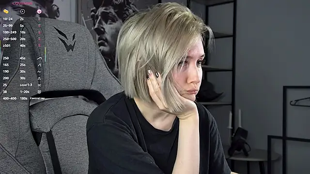 ReiYosimoto online show from February 27, 4:51 pm