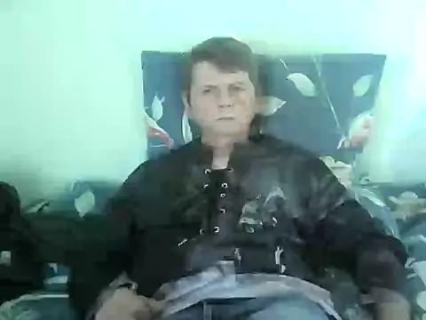 Snapshot of czarek888 chatting on April 26, 4:37 pm czarek888 online show from April 26, 4:37 pm
