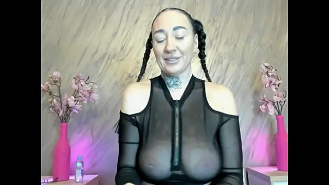 Rayanablackandwhite online show from April 22, 7:09 pm