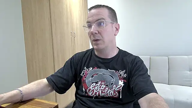 BrettJ81 online show from March 20, 2:29 pm