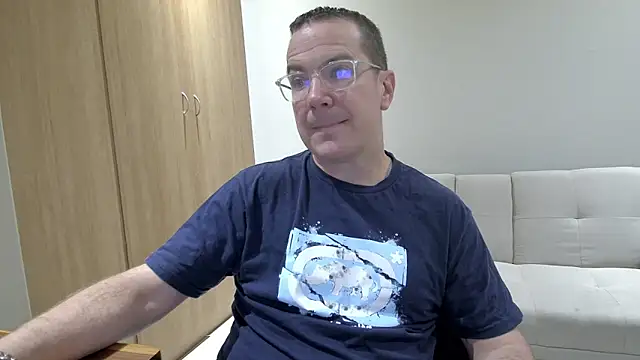 BrettJ81 online show from March 31, 5:15 pm