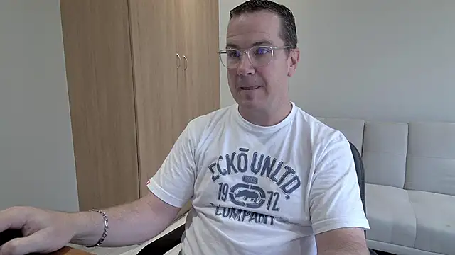 BrettJ81 online show from January 15, 12:52 pm