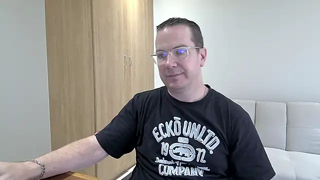 BrettJ81 online show from January 13, 11:25 am