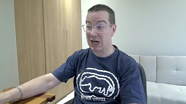 BrettJ81 online show from February 3, 2:44 pm