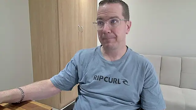BrettJ81 online show from April 28, 2:54 pm