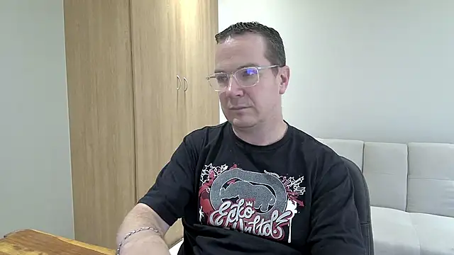 BrettJ81 online show from January 16, 1:15 pm