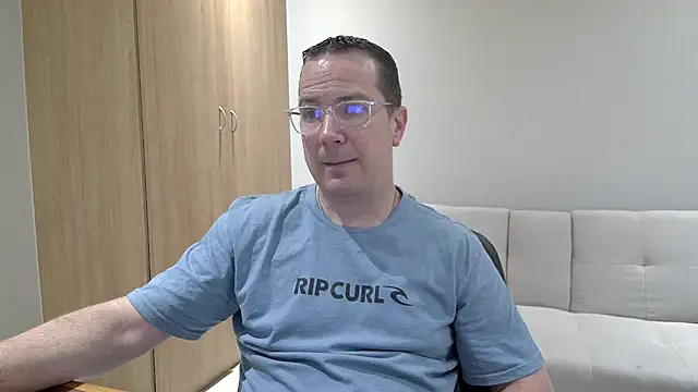 BrettJ81 online show from January 9, 1:07 pm