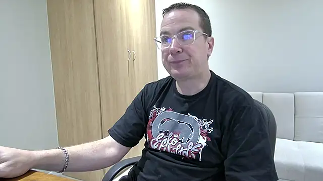 BrettJ81 online show from November 6, 2:54 pm