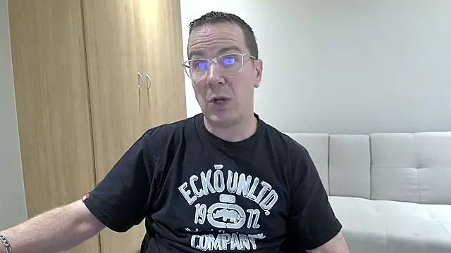 BrettJ81 online show from March 15, 1:40 pm