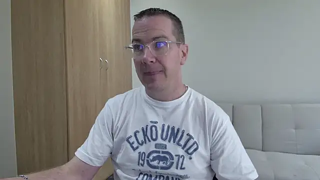 BrettJ81 online show from May 29, 2:01 pm