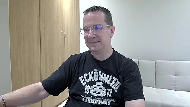 BrettJ81 online show from November 27, 1:00 pm