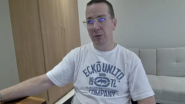 BrettJ81 online show from March 27, 2:07 pm