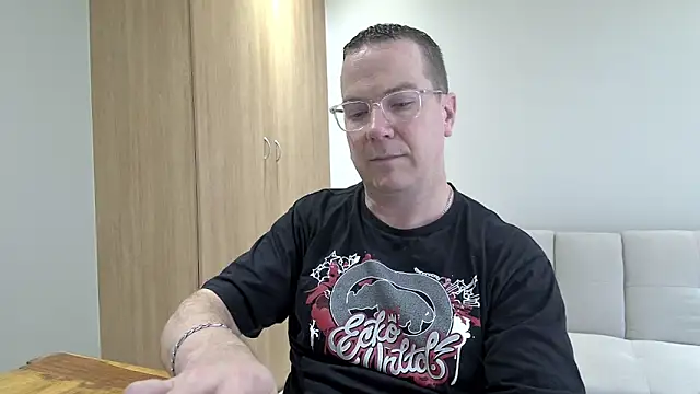 BrettJ81 online show from December 15, 12:22 pm