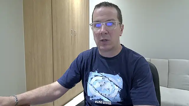 BrettJ81 online show from April 14, 4:56 pm