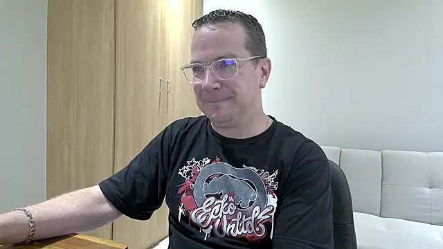 BrettJ81 online show from December 3, 3:22 pm