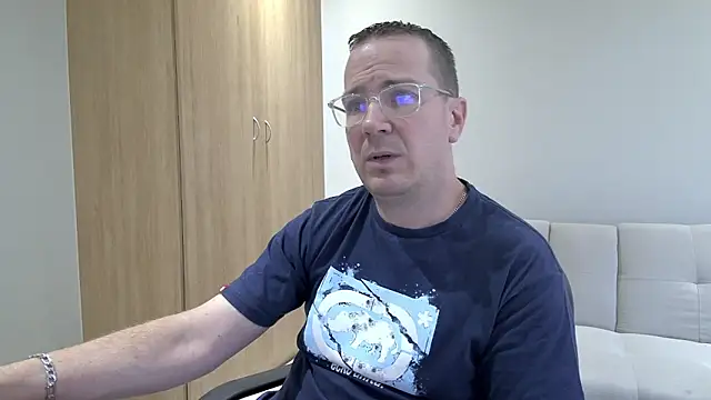 BrettJ81 online show from February 25, 3:01 pm