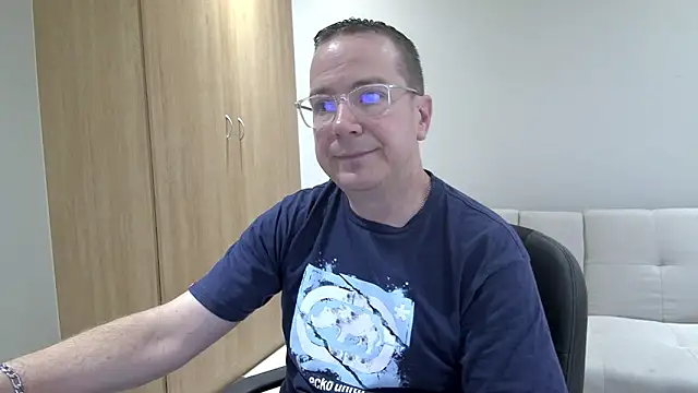 BrettJ81 online show from March 1, 3:12 pm