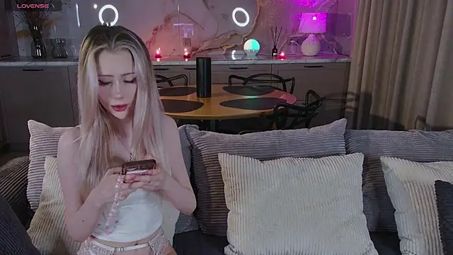 Lexitey online show from November 14, 7:17 pm