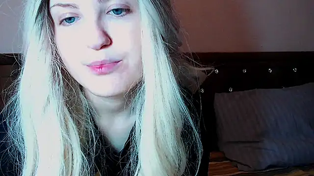 Sara4uu online show from December 15, 11:53 pm