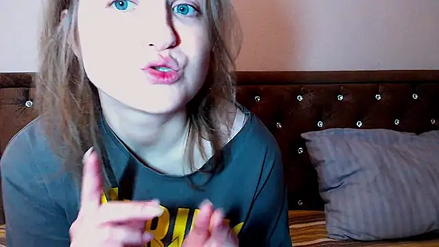 Sara4uu online show from February 13, 11:05 pm