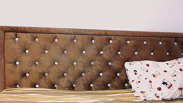 Sara4uu online show from November 2, 7:24 am