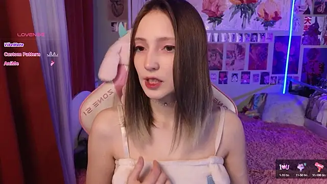 Evie Ro online show from March 14, 1:11 am