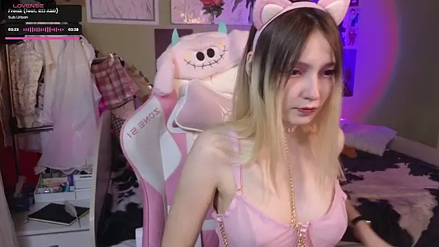 Evie Ro online show from February 17, 10:05 pm