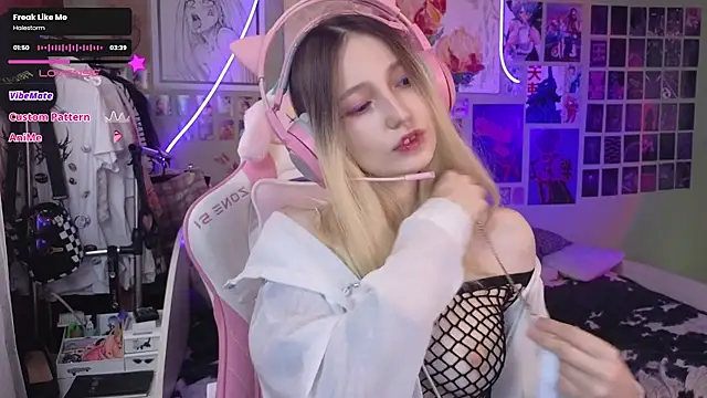 Evie Ro online show from March 3, 7:35 am