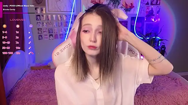 Evie Ro online show from May 10, 9:49 pm