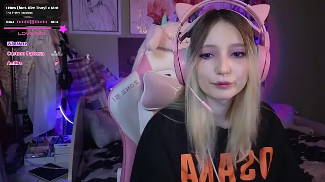 Evie Ro online show from February 4, 8:17 pm